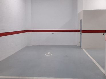 Einzelparkplatz mit Aufzug zur Miete in Carrer Doctor Fleming 2