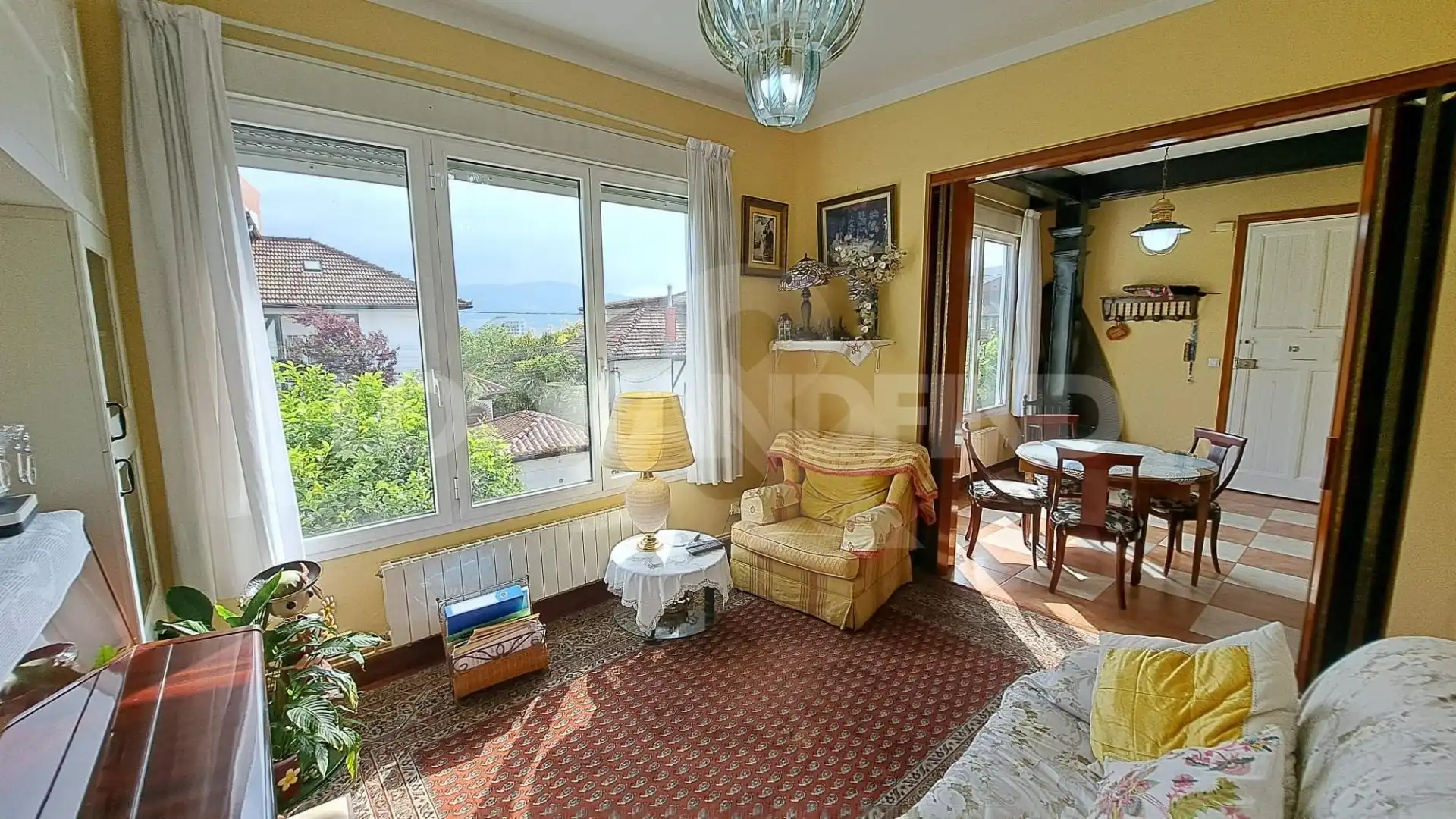 Sala d'estar de Casa o xalet en venda en Bilbao  amb Calefacció, Jardí privat i Terrassa