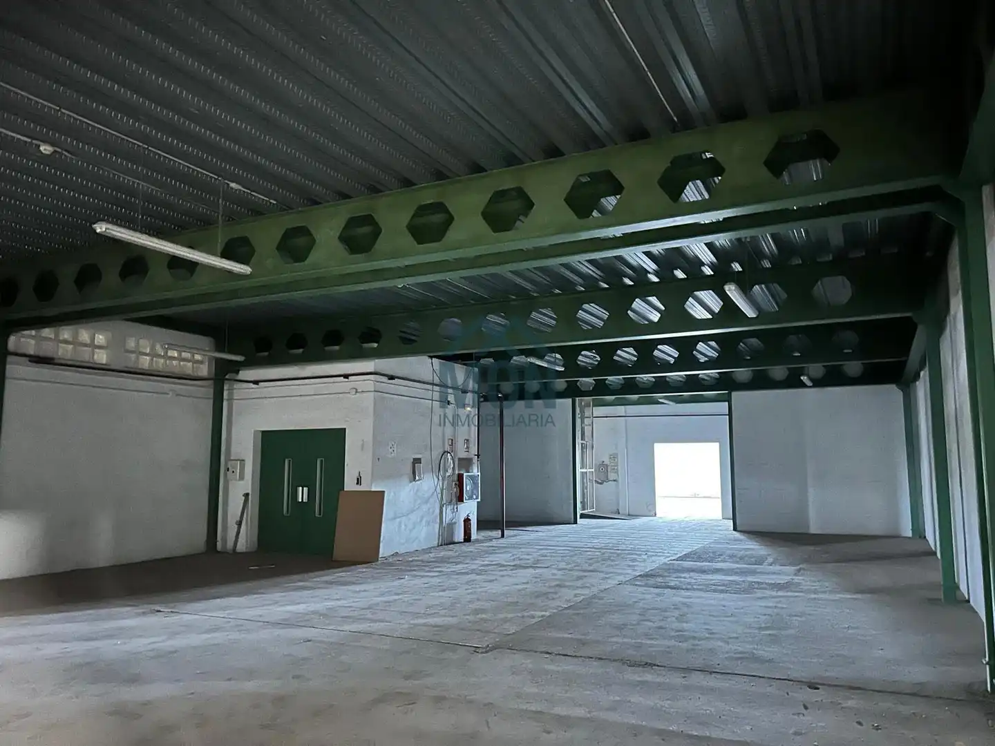 Industrial building with lift to rent in Fuente del Jarro, imagen 12