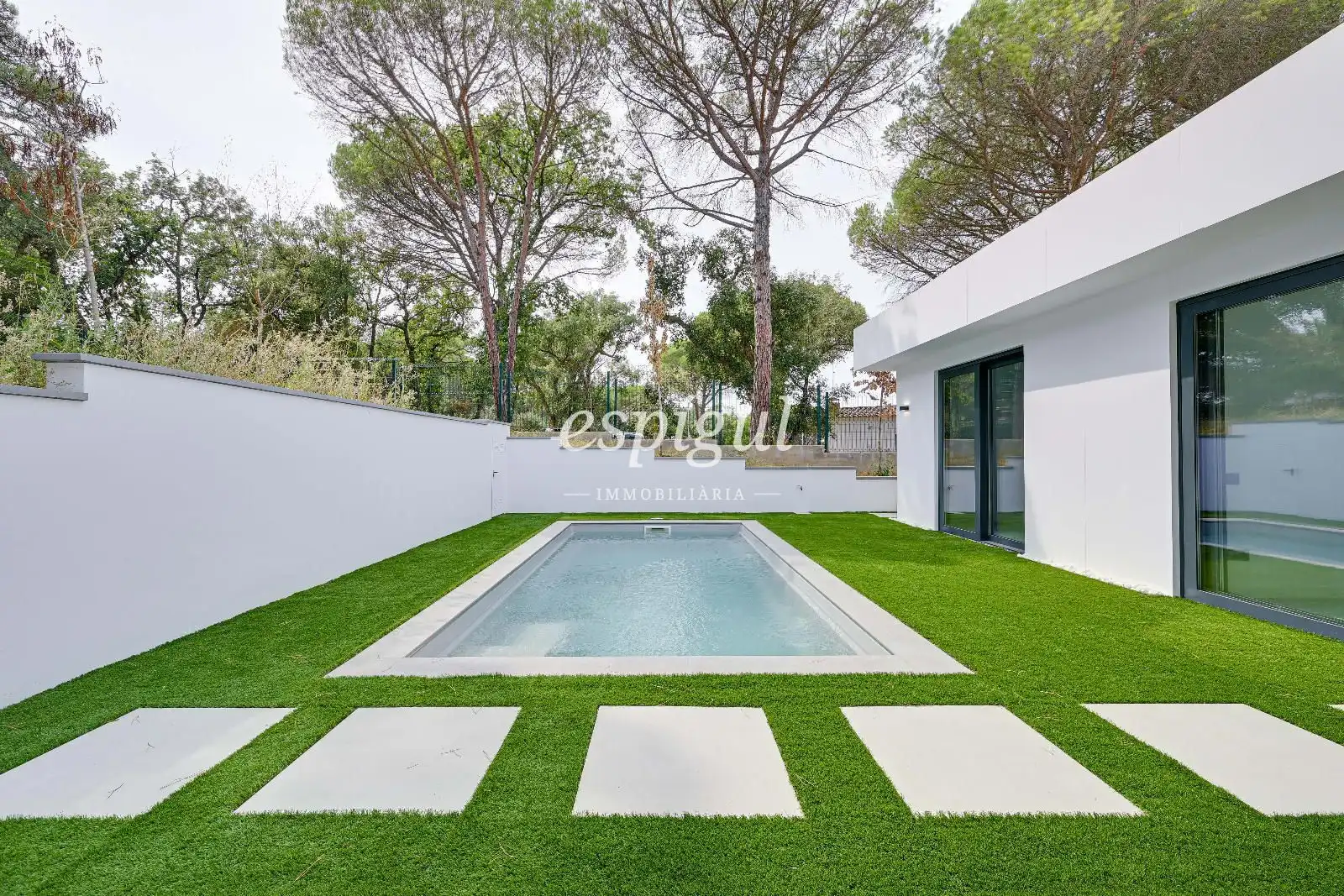 Piscina de Casa o xalet en venda en Llagostera amb Aire condicionat, Calefacció i Jardí privat
