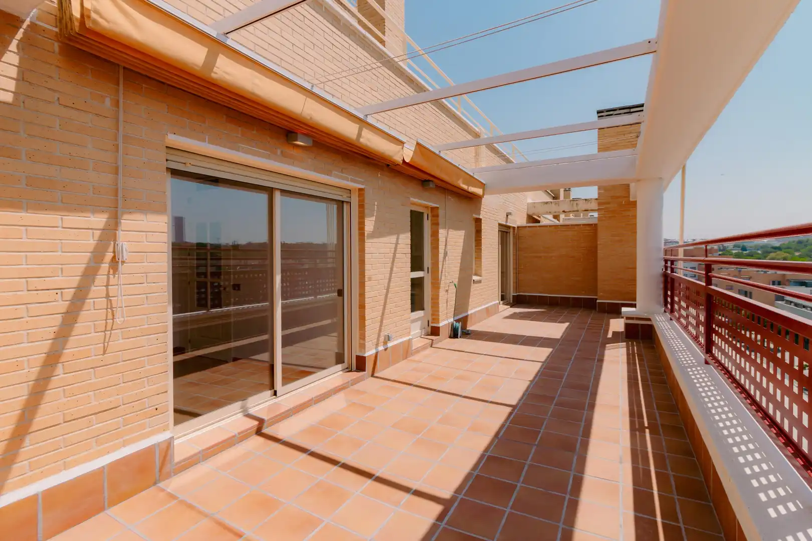 Terraza de Ático de alquiler en Madrid con Jardín privado, Parquet y Trastero