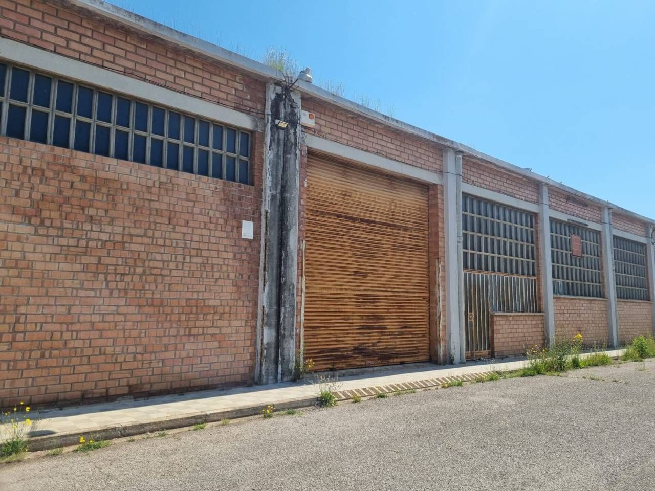 Exterior view of Industrial buildings for sale in Sant Joan de Vilatorrada