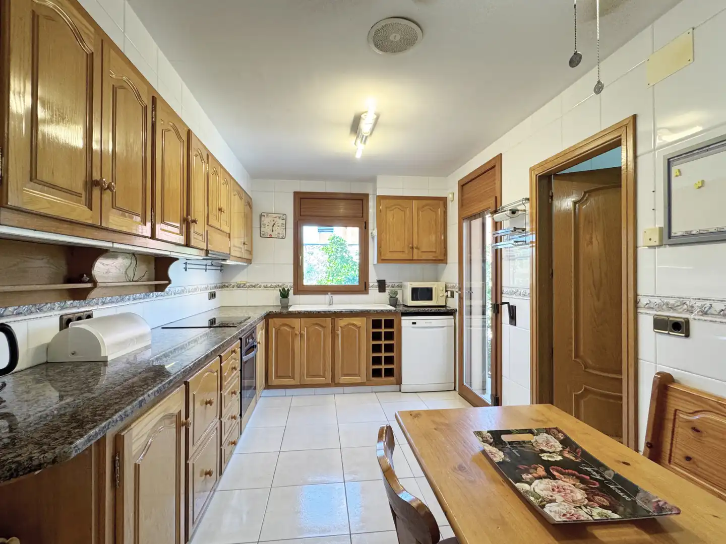 Kitchen of Houses for sale in Viladamat  with Air Conditioner, Heating and Private garden