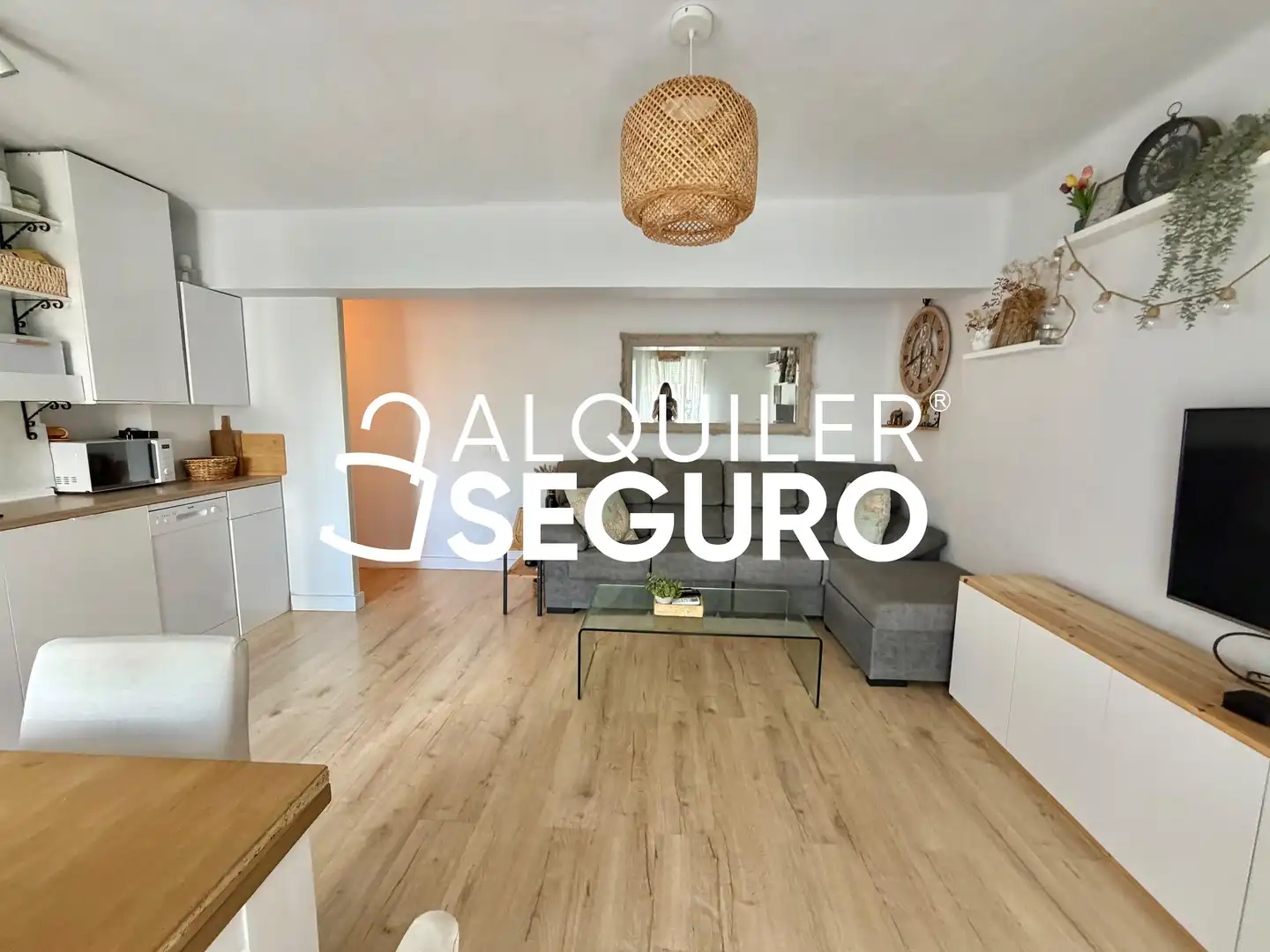 Sala d'estar de Pis de lloguer en Pozuelo de Alarcón amb Aire condicionat i Terrassa