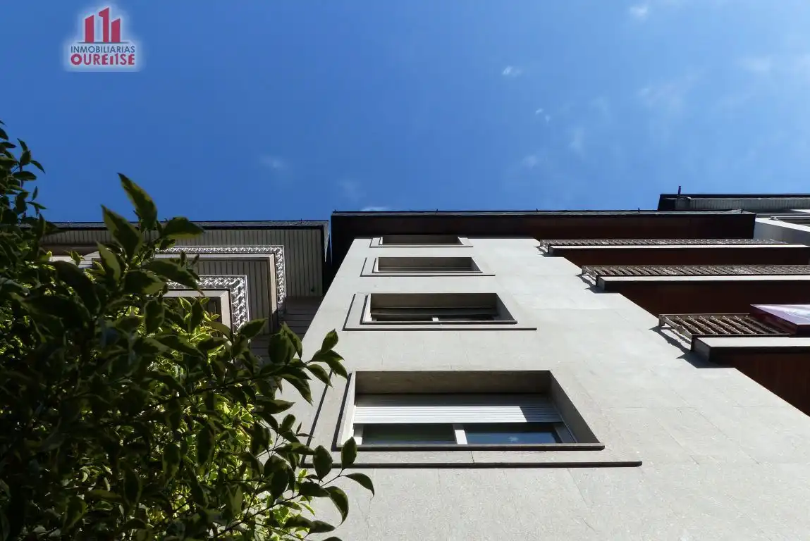 Exterior view of Flat for sale in Ourense Capital   with Air Conditioner, Storage room and Furnished