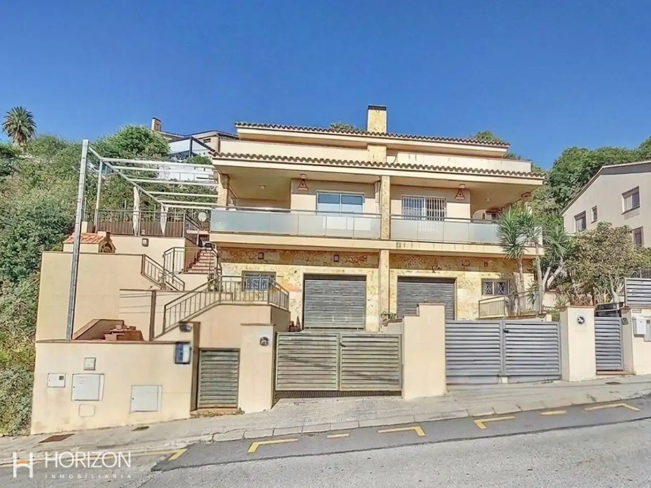 Vista exterior de Casa adosada en venta en Calafell con Aire acondicionado, Calefacción y Jardín privado
