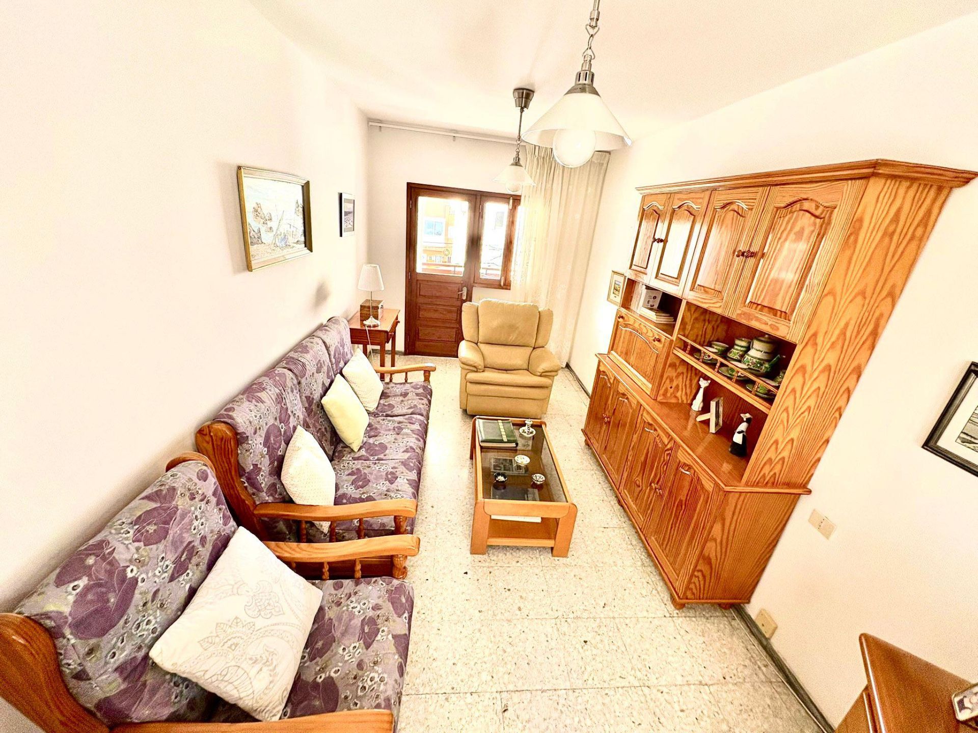 Sala d'estar de Casa adosada en venda en Arrecife amb Moblat i Balcó