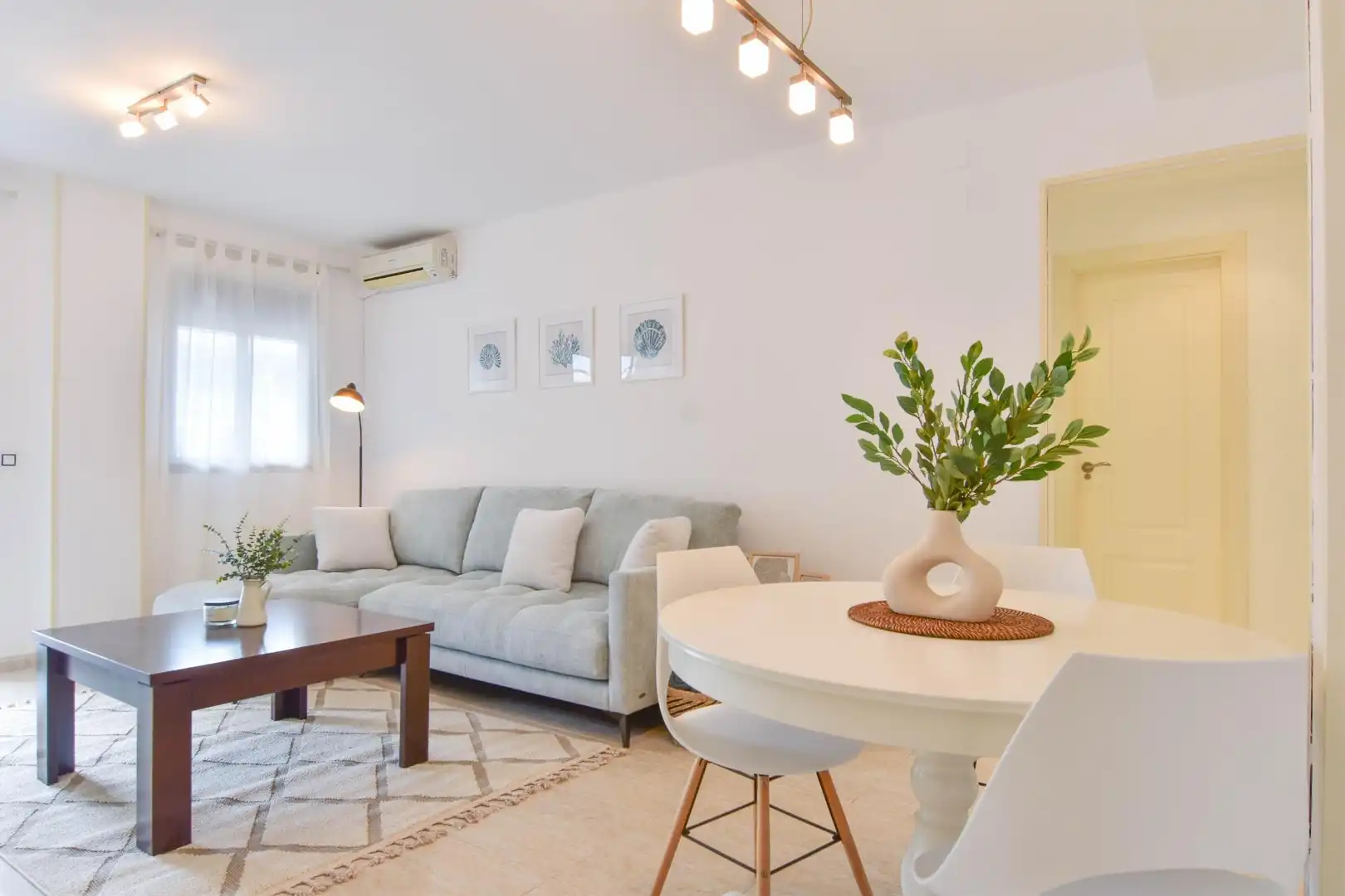 Sala de estar de Piso de alquiler en Puçol con Aire acondicionado, Jardín privado y Terraza