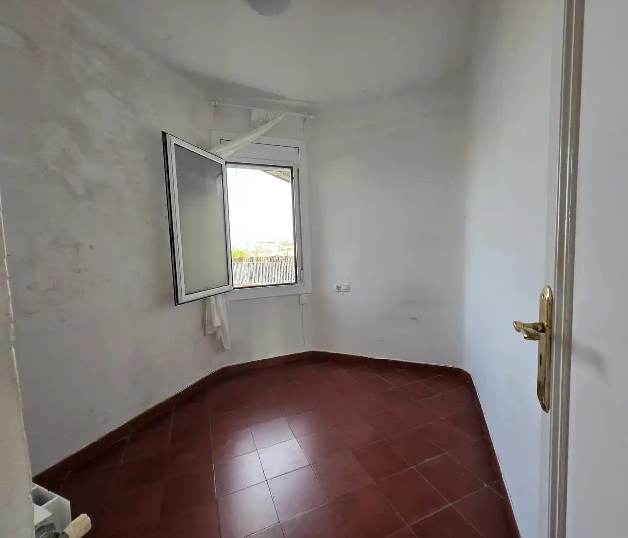 Bedroom of Attic for sale in Barcelona  with Air Conditioner, Terrace and Alarm