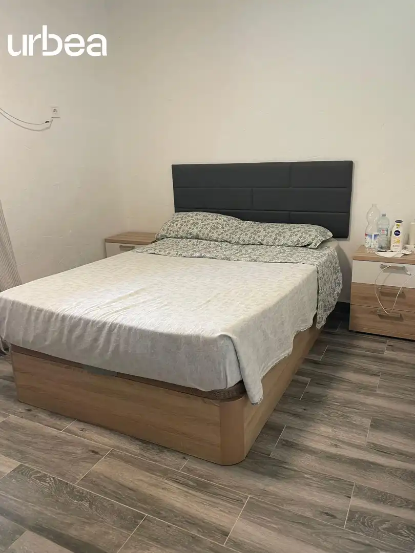 Habitación de Finca rústica de alquiler en Málaga con Calefacción, Jardín privado y Terraza