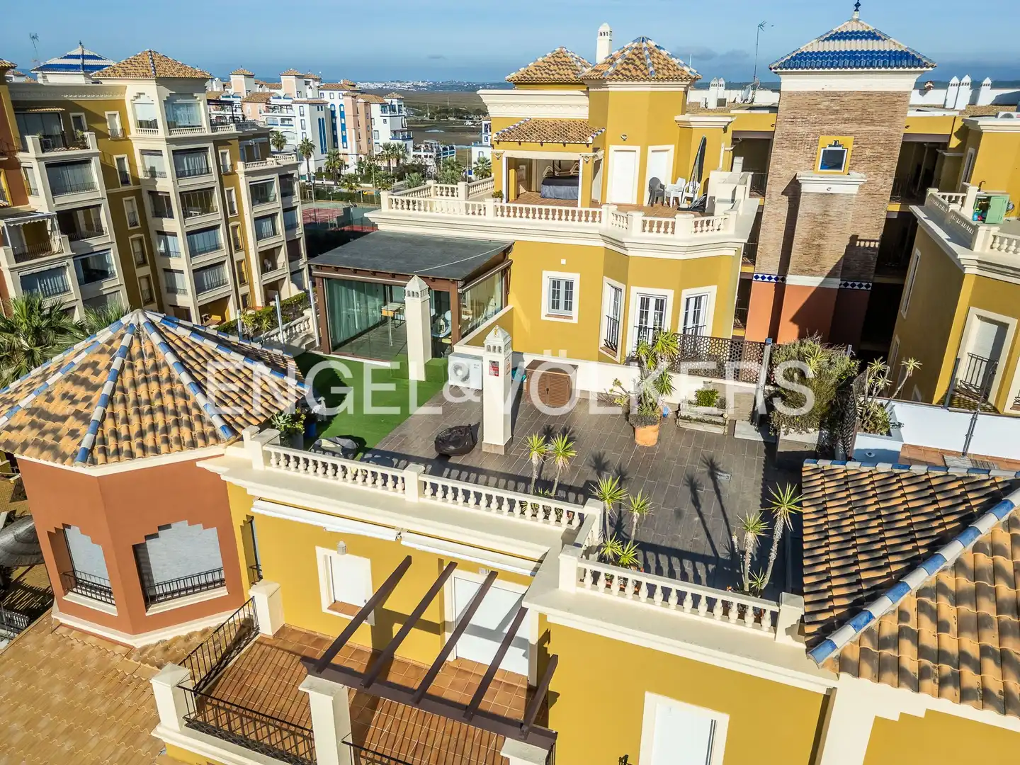 Vista exterior de Ático en venta en Ayamonte con Aire acondicionado, Calefacción y Jardín privado