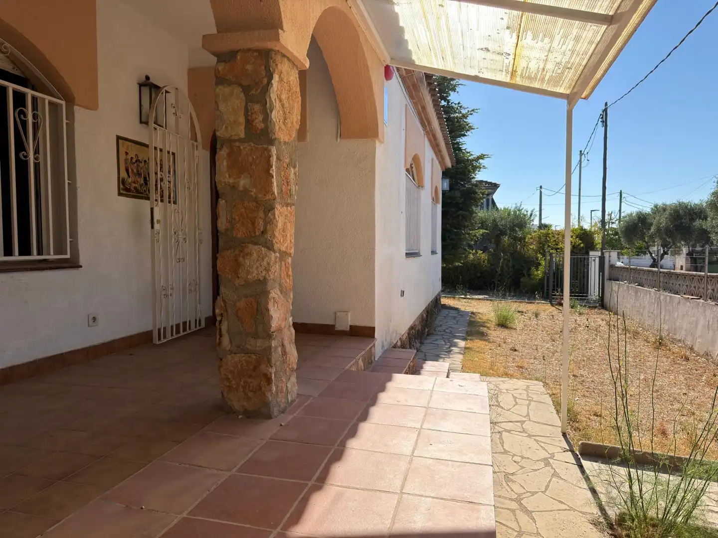 Casa amb jardí en venda a Carrer Cirerers 6