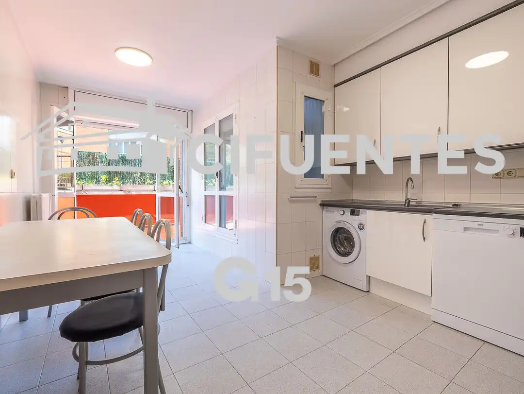 Flat with lift for sale in Txomin Agirre Pasealekua, imagen 9