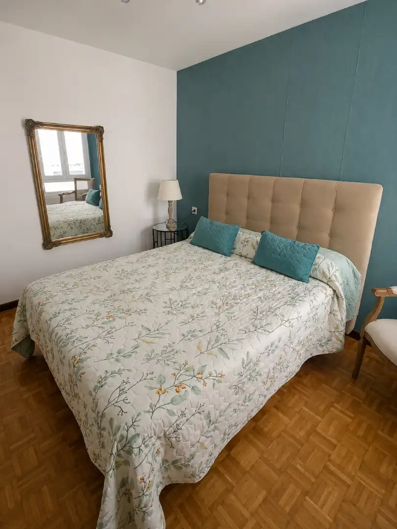 Bedroom of Flat for rent in Gijón   with Heating, Parquet flooring and Furnished