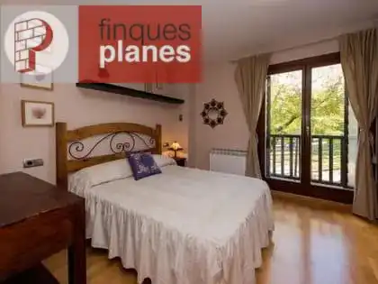 Dormitori de Casa o xalet en venda en La Seu d'Urgell amb Jardí privat, Terrassa i Traster
