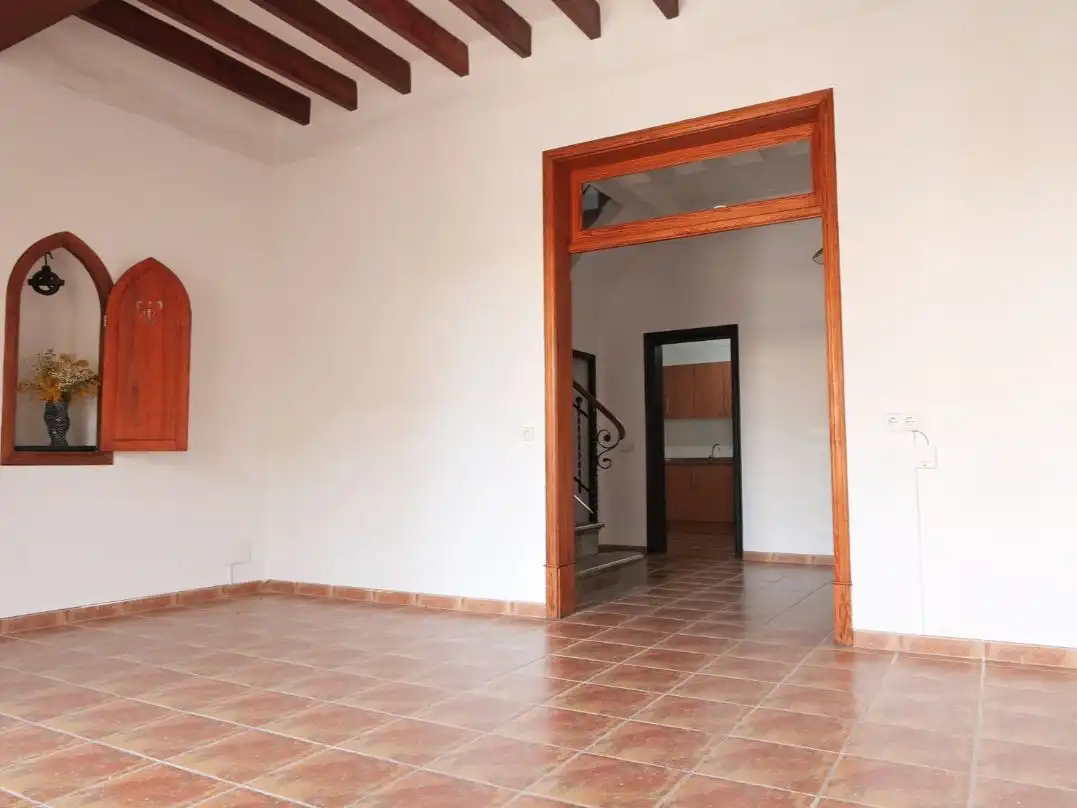 Commercial properties for rent in Sineu  with Terrace