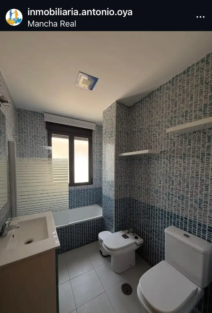 Baño de Piso en venta en Mancha Real con Calefacción y Amueblado