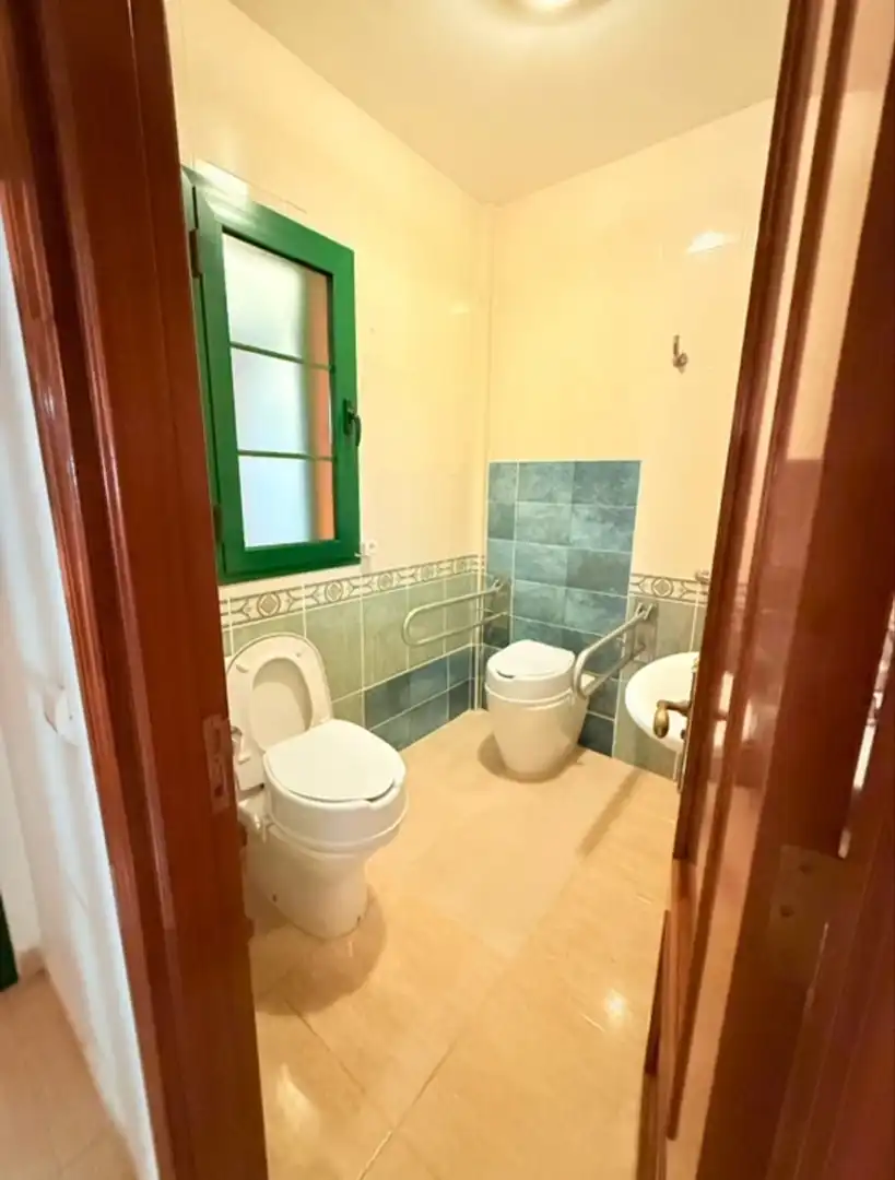 Baño de Casa adosada de alquiler en Tuineje con Jardín privado, Terraza y Amueblado