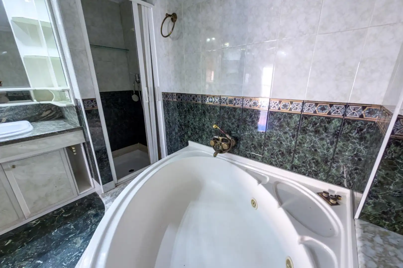 Baño de Piso en venta en Bigastro con Aire acondicionado, Calefacción y Terraza