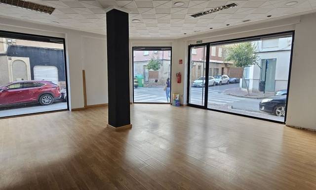Local comercial en Alquiler en Buen Suceso, 46 en Cieza