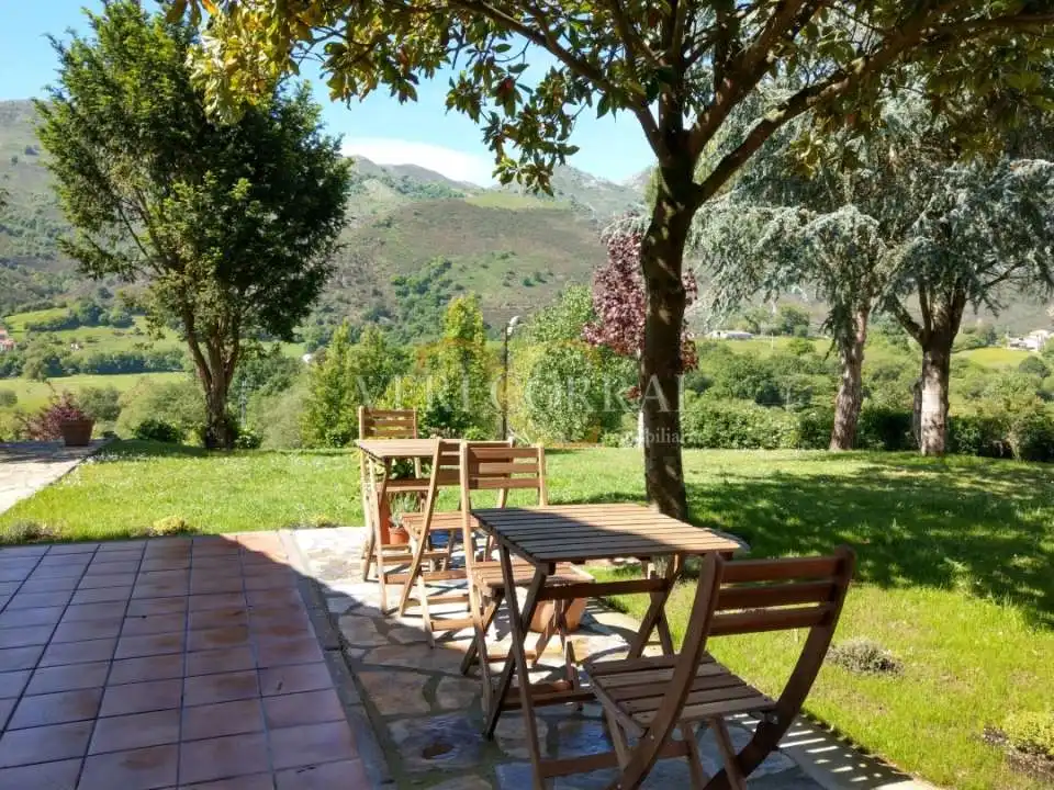 Jardín de Edificio en venta en Llanes