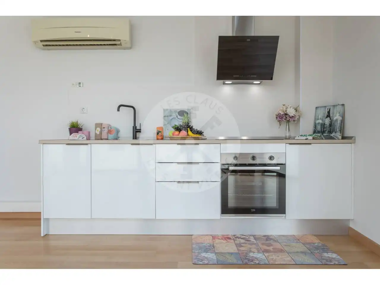 Küche von Büro zum Verkauf in Sant Vicenç de Castellet mit Klimaanlage