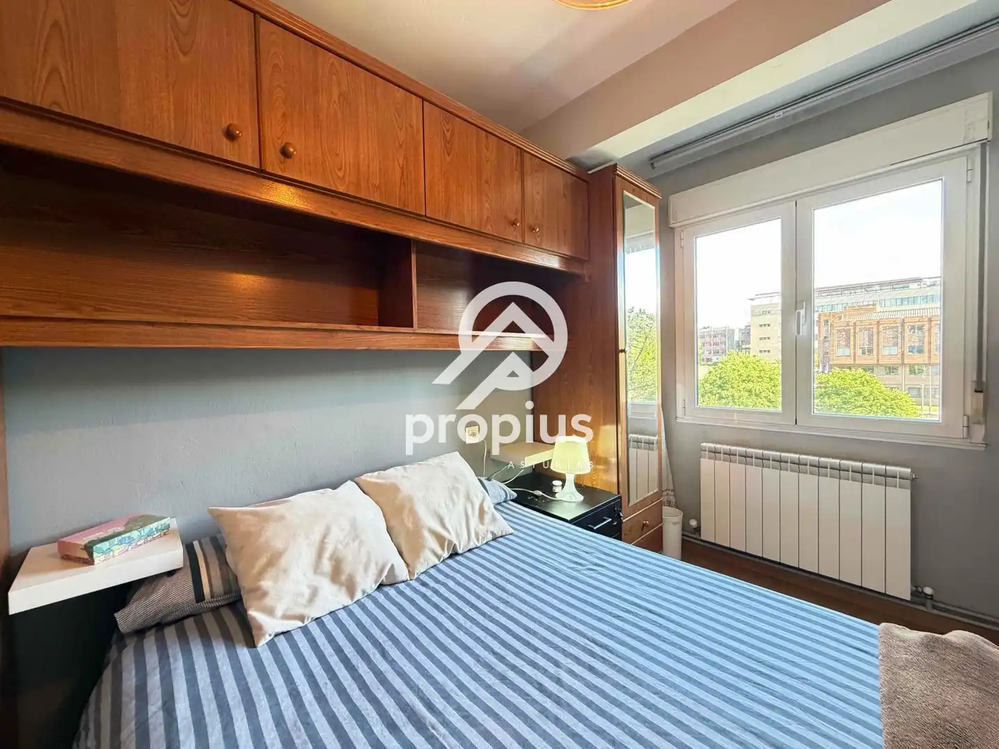 Schlafzimmer von Wohnung zum Verkauf in Oviedo  mit Heizung, Abstellraum und Möbliert