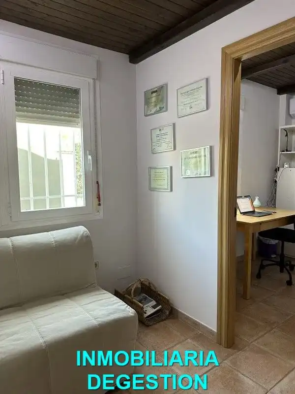 Casa o xalet en venda en Linares amb Aire condicionat, Calefacció i Jardí privat