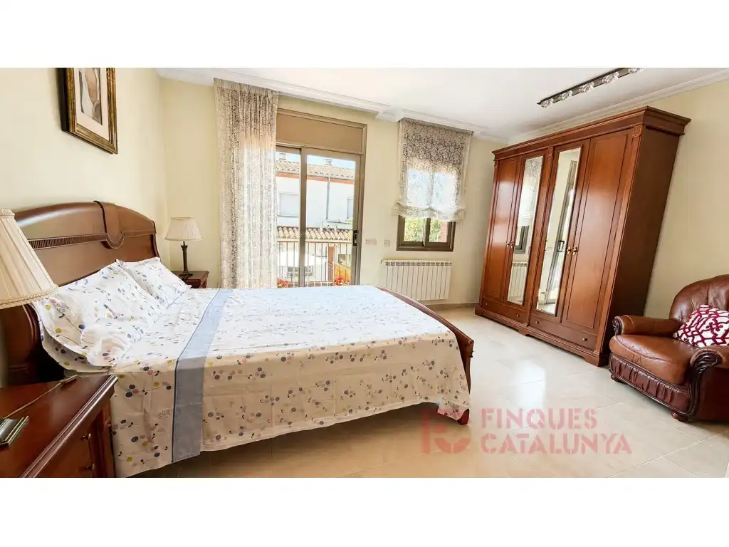 Bedroom of Houses for sale in Vilablareix  with Air Conditioner and Heating
