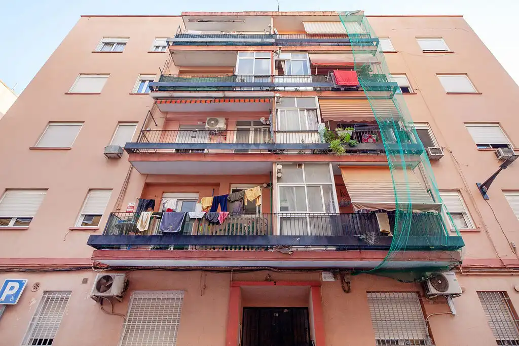 Vista exterior de Piso en venta en Avenida de la Paz  