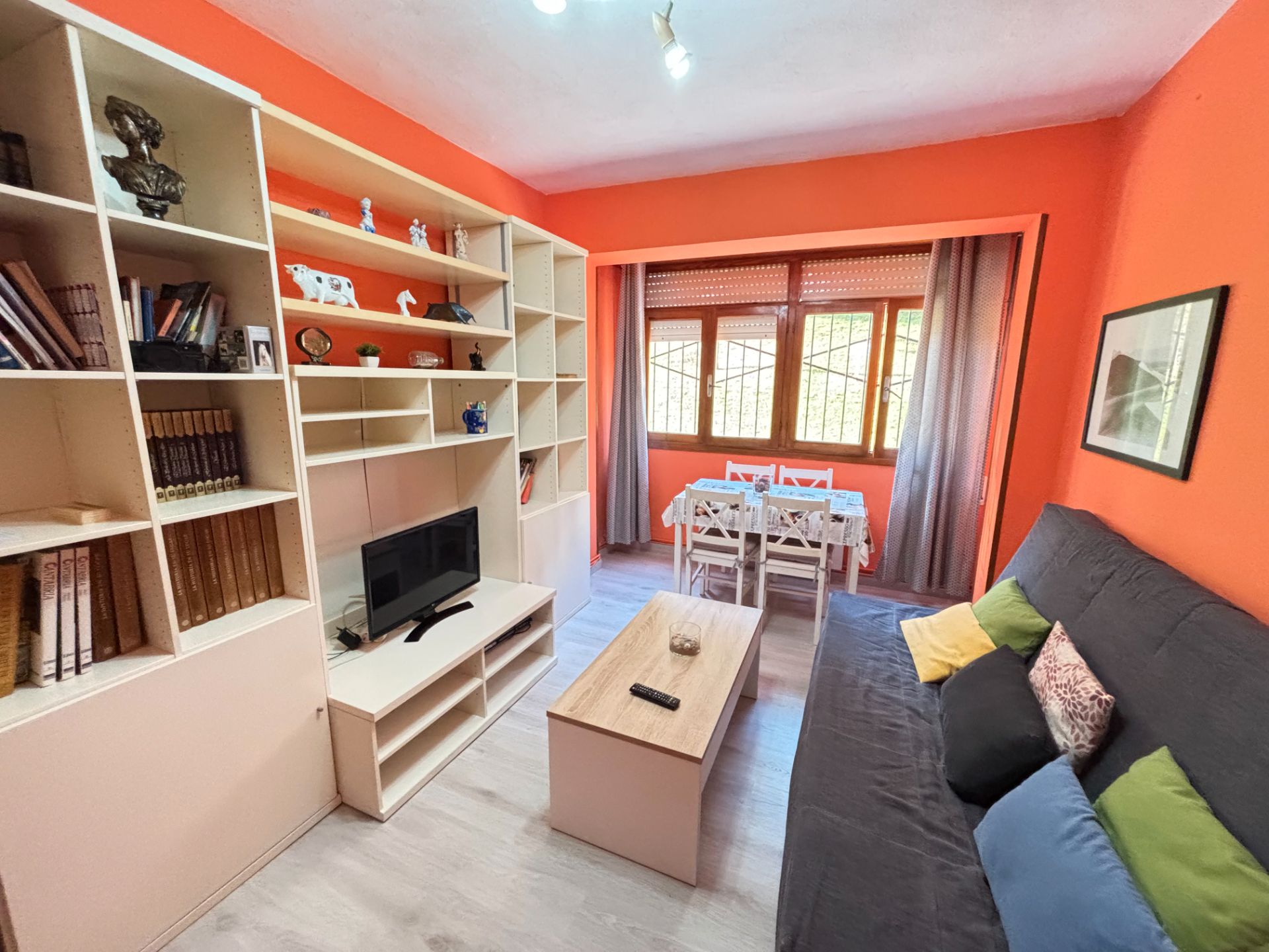 Living room of Flat for sale in Santander  with Heating, Furnished and Washing machine