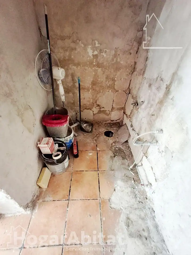 Badezimmer von Geschaftsraum zum Verkauf in Benicalap
