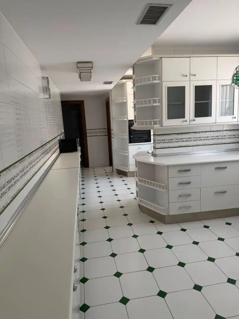 Cuina de Àtic de lloguer en Granada amb Terrassa, Forn i Rentadora