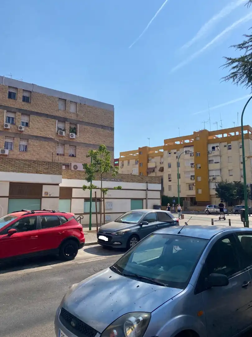 Vista exterior de Pis en venda en Sevilla amb Aire condicionat