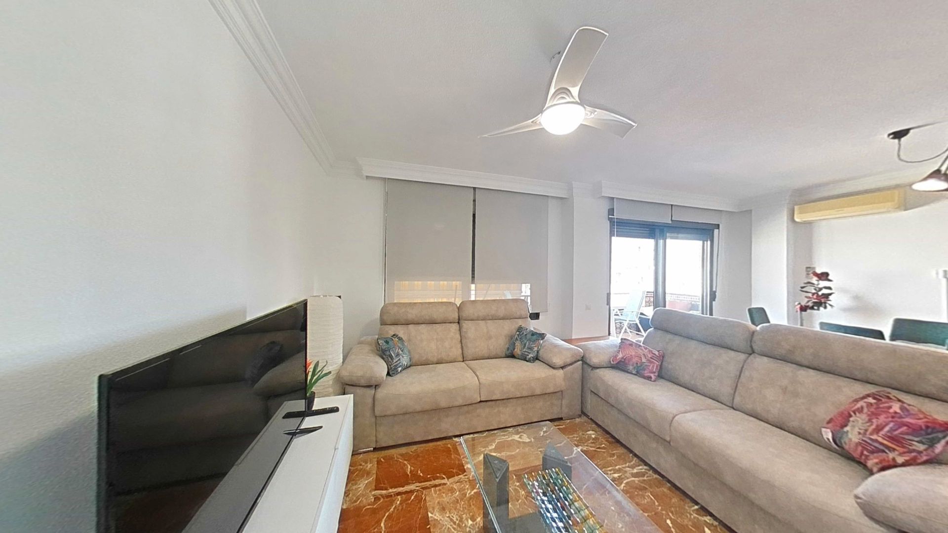 Sala de estar de Piso de alquiler en Torremolinos con Aire acondicionado, Calefacción y Jardín privado