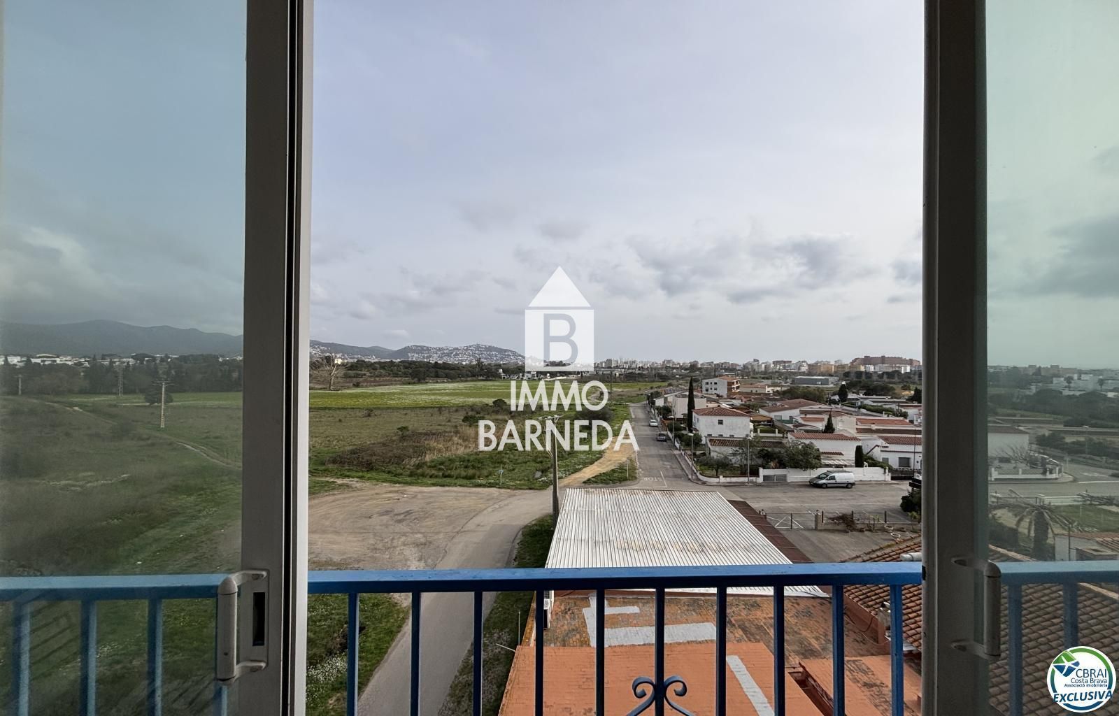 Außenansicht von Wohnung zum Verkauf in Roses mit Heizung, Terrasse und Schwimmbad