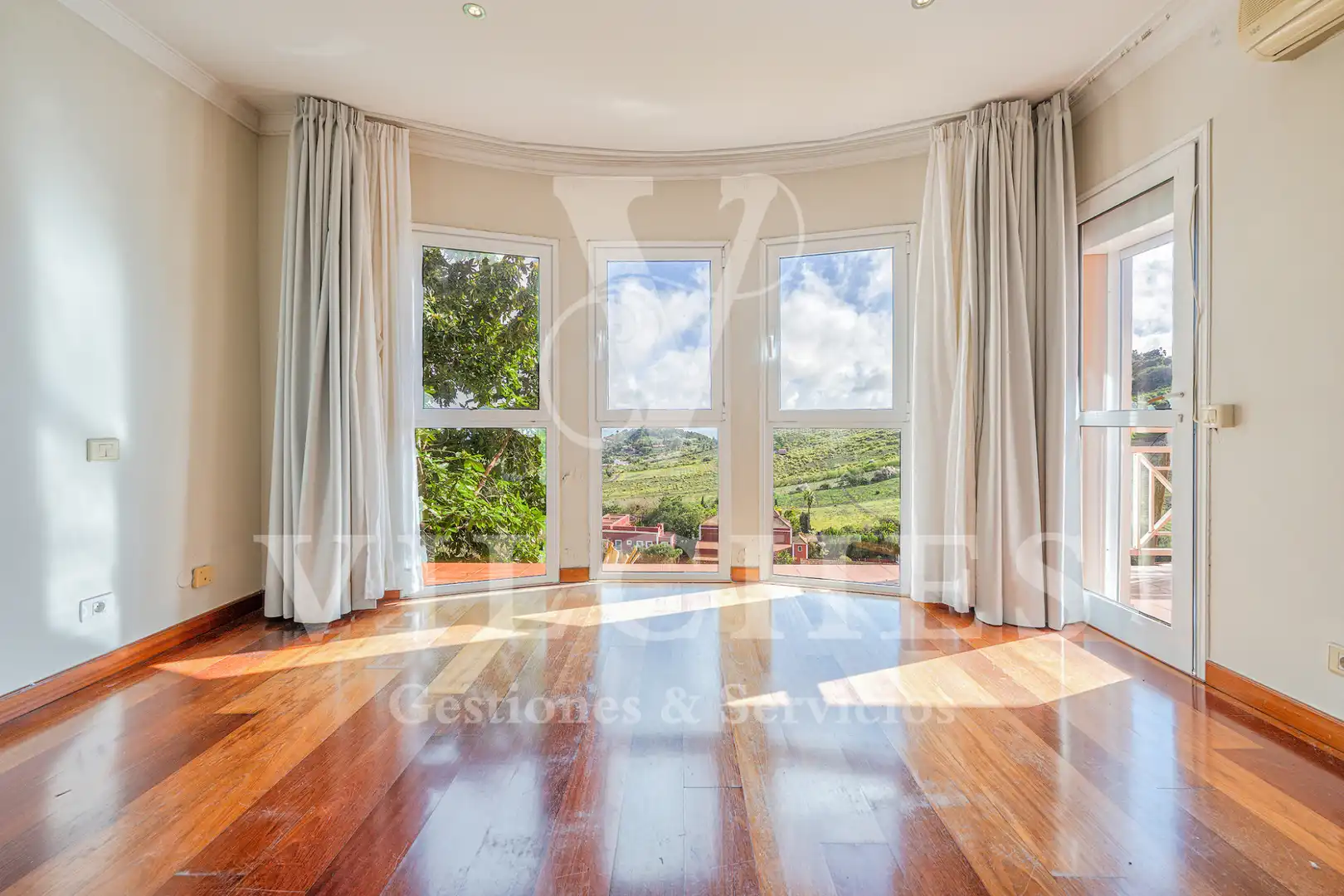 Dormitori de Casa adosada en venda en Santa Brígida amb Aire condicionat, Jardí privat i Terrassa