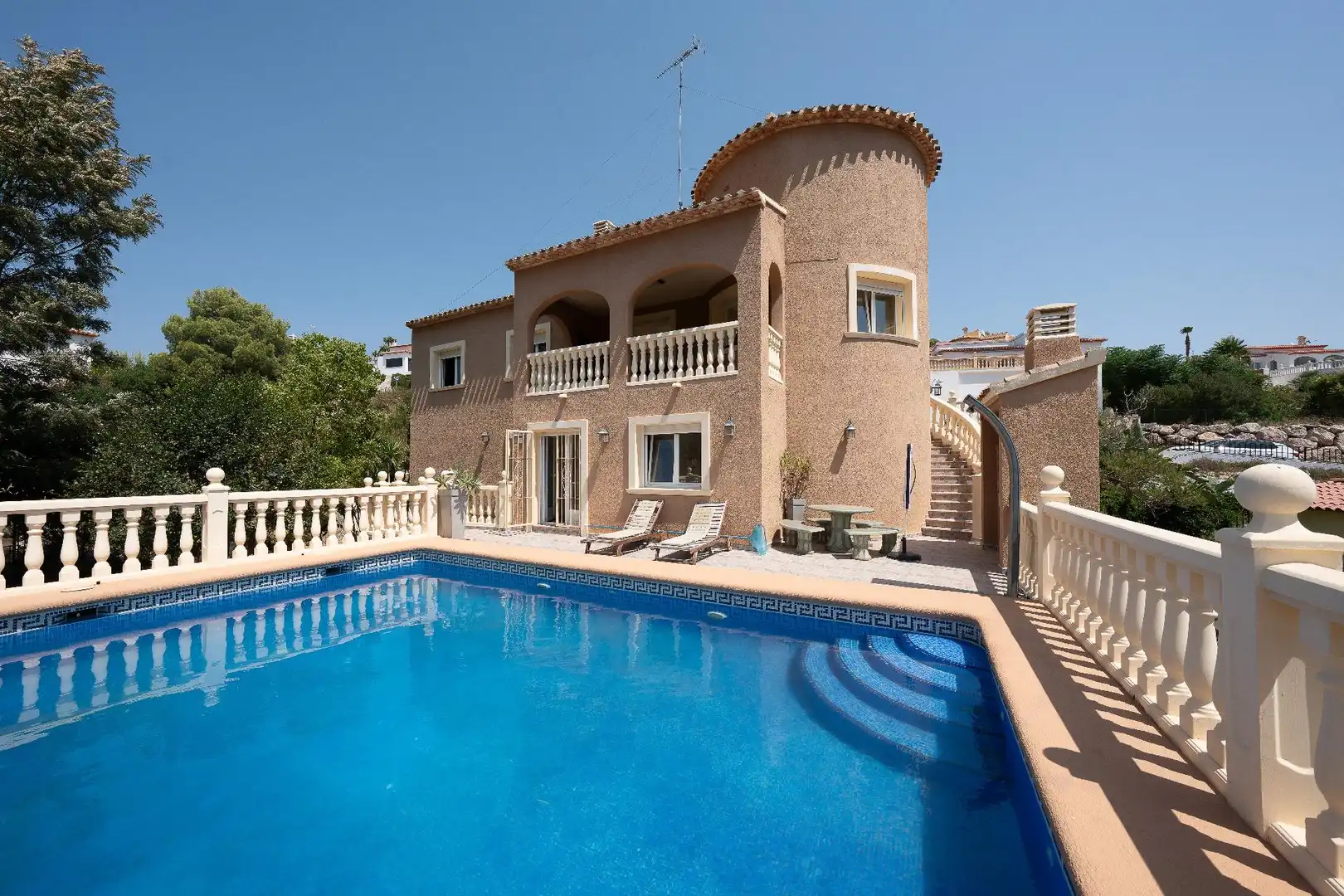 Villa con terrazza in vendita a Monte Solana