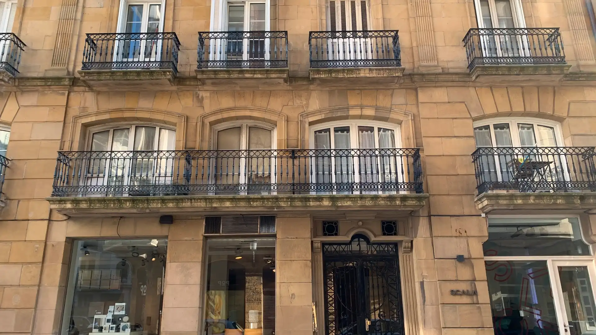 Vista exterior de Piso en venta en Donostia - San Sebastián  con Calefacción, Parquet y Balcón
