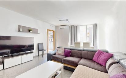 Sala d'estar de Pis en venda en Torrent amb Aire condicionat i Balcó