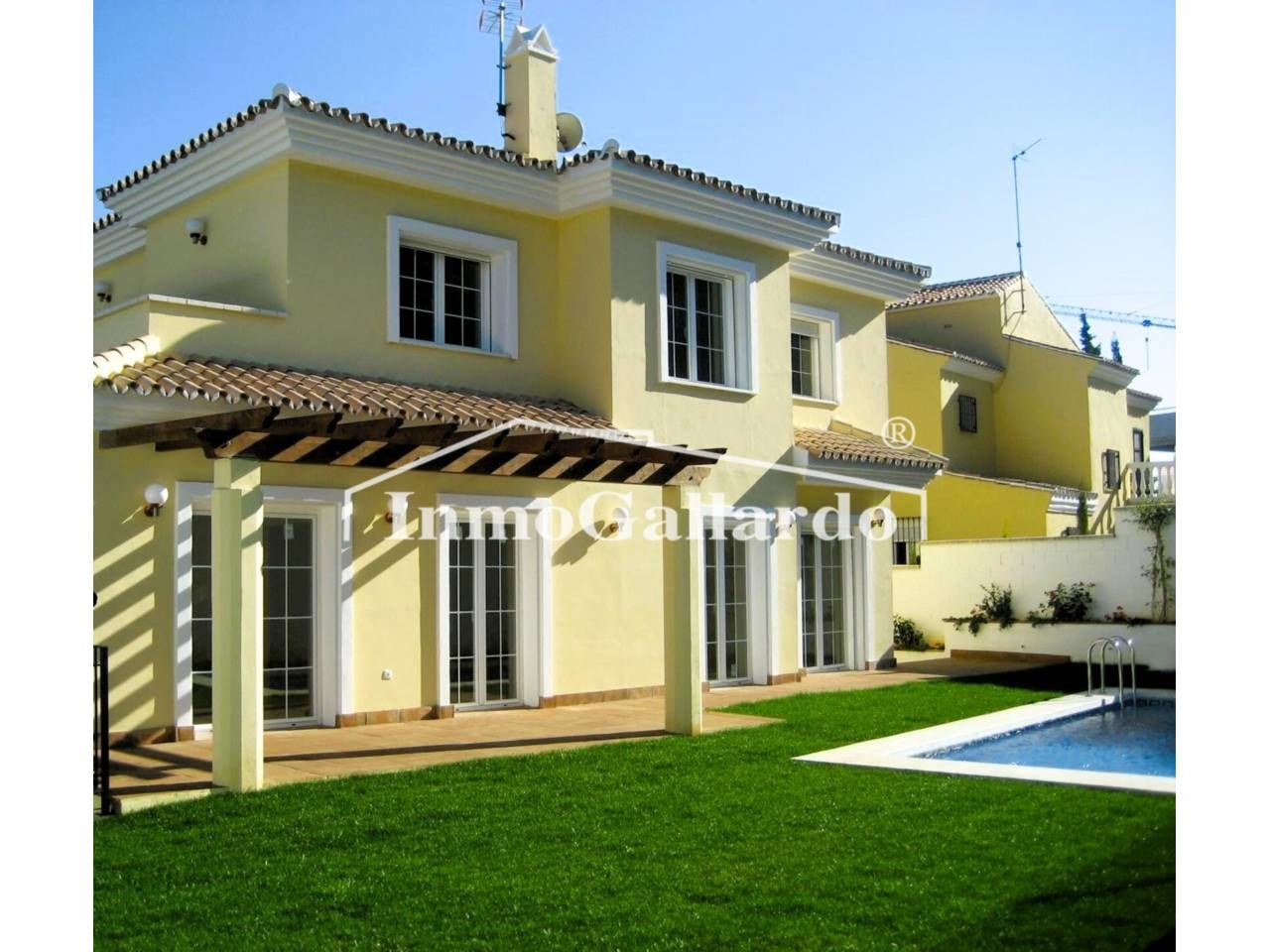 Jardí de Casa o xalet en venda en Rincón de la Victoria amb Aire condicionat, Jardí privat i Terrassa