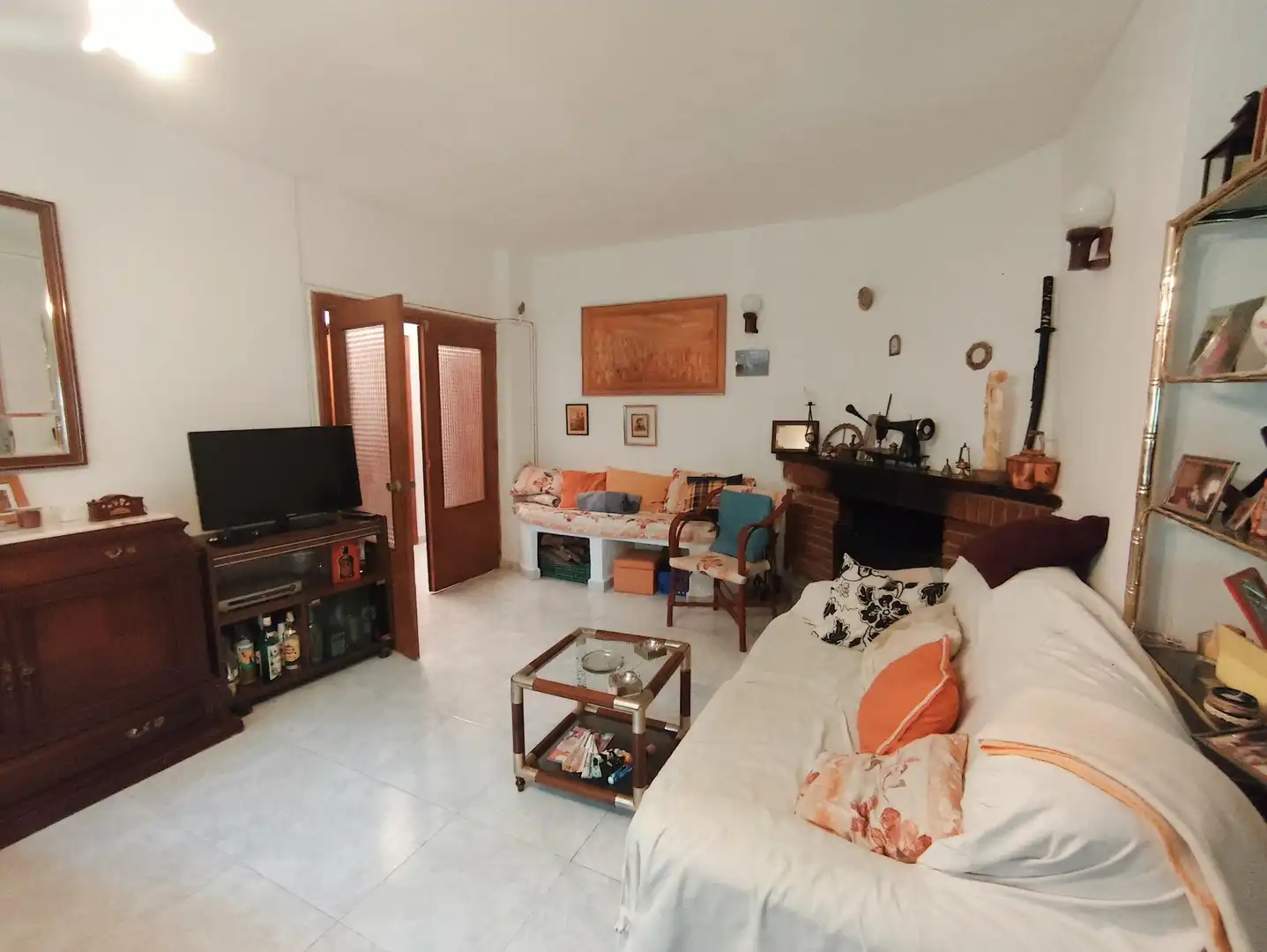 Sala d'estar de Casa o xalet en venda en Hontoba amb Calefacció