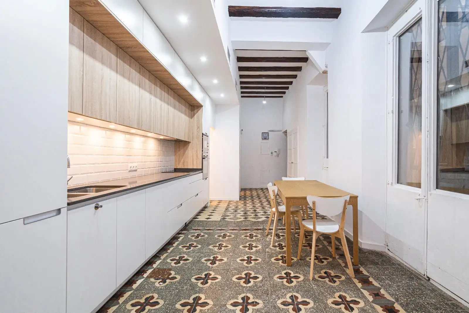 Kitchen of Flat for sale in Barcelona  with Air Conditioner, Terrace and Oven