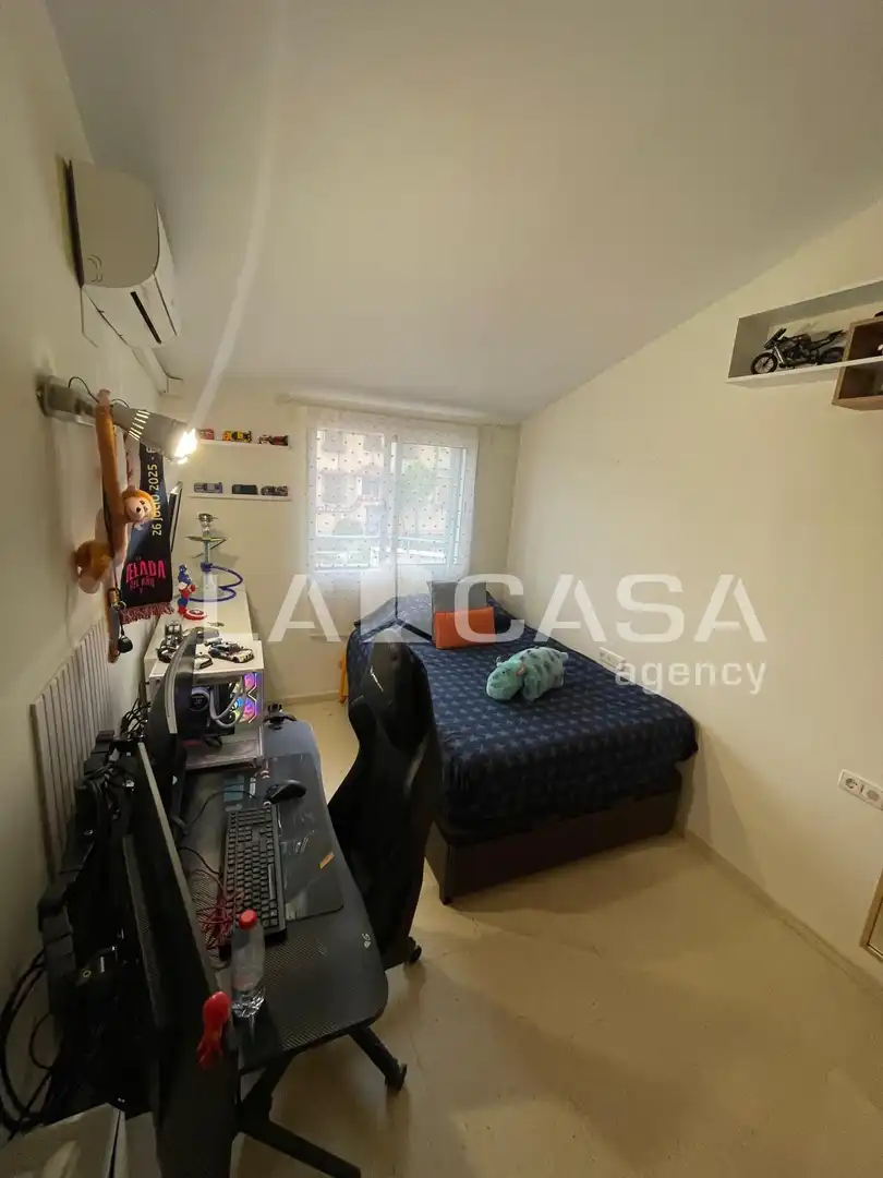 Bedroom of Houses for sale in La Línea de la Concepción  with Storage room and Balcony