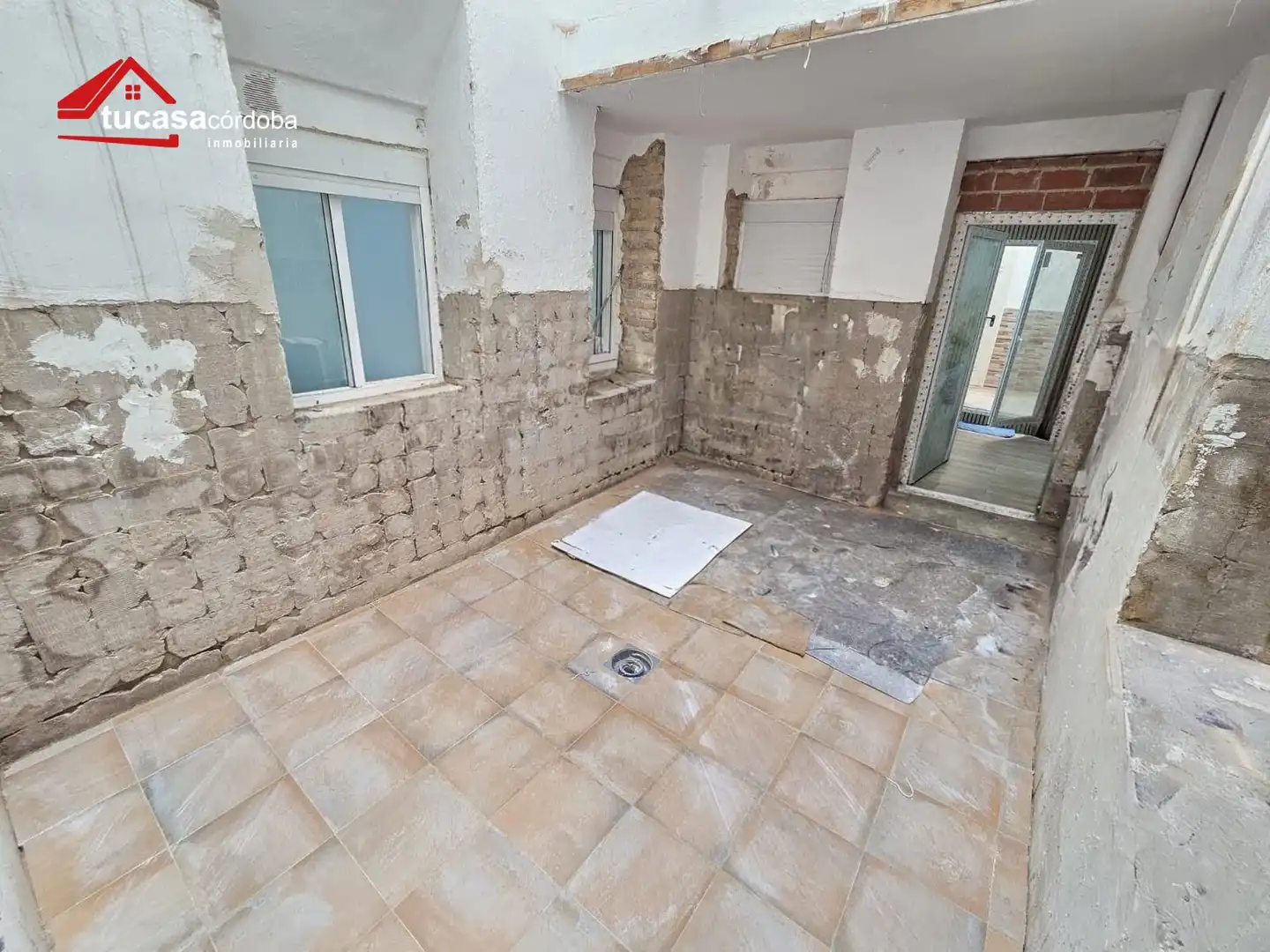 Ground floor for sale in Córdoba  with Storage room