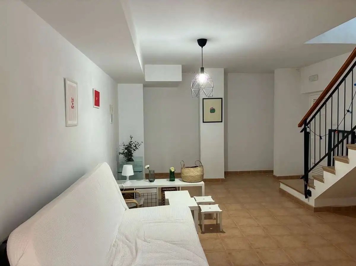 Maisonette zum Verkauf in Haría mit Terrasse, Abstellraum und Möbliert