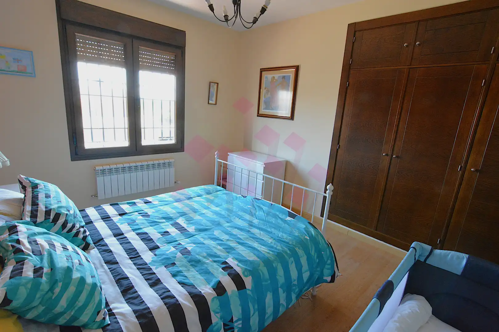 Dormitori de Casa o xalet en venda en Ciudad Real amb Aire condicionat, Calefacció i Jardí privat