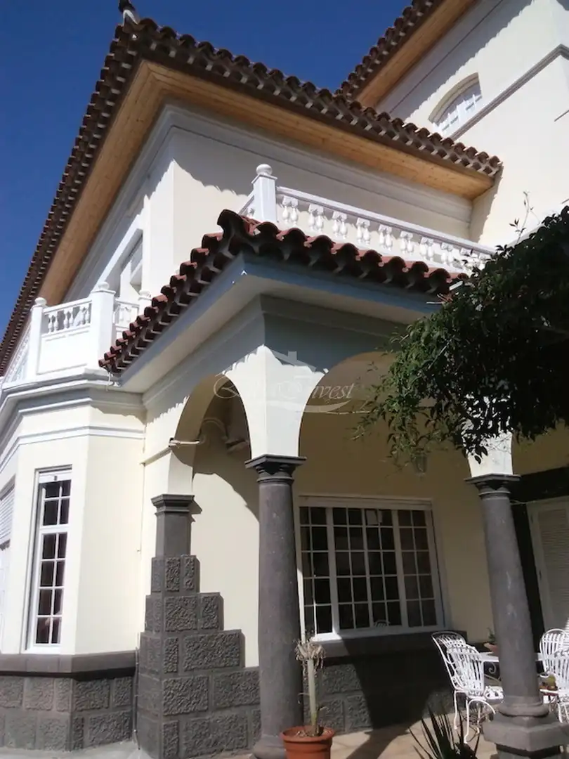 Exterior view of Houses for sale in Santa Cruz de Tenerife  with Air Conditioner, Terrace and Storage room