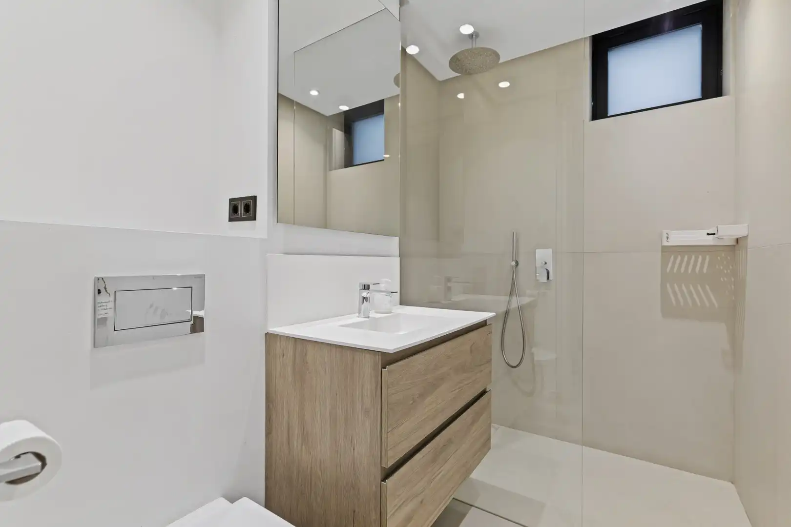 Baño de Casa o chalet en venta en Marbella con Aire acondicionado, Jardín privado y Terraza