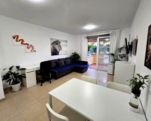Sala d'estar de Apartament de lloguer en Adeje amb Aire condicionat, Terrassa i Moblat